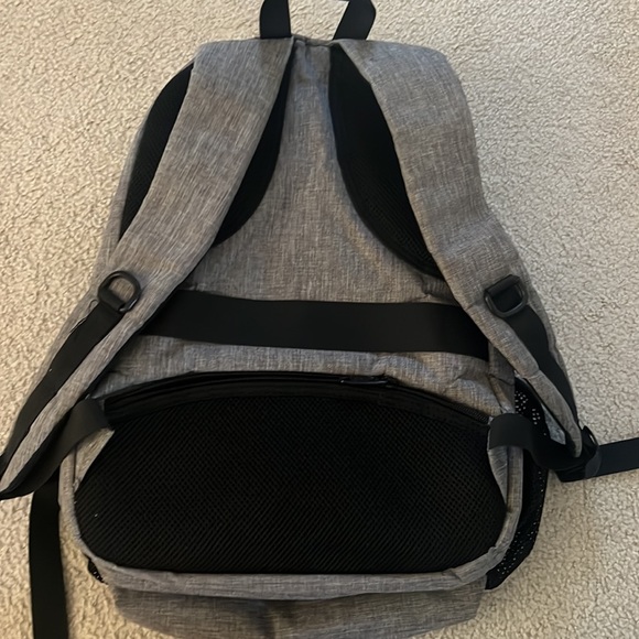 Matein Backpack - Picture 7 of 9